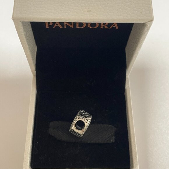 Pandora Disneyland Paris Exclusive Castle Charm - Picture 5 of 5